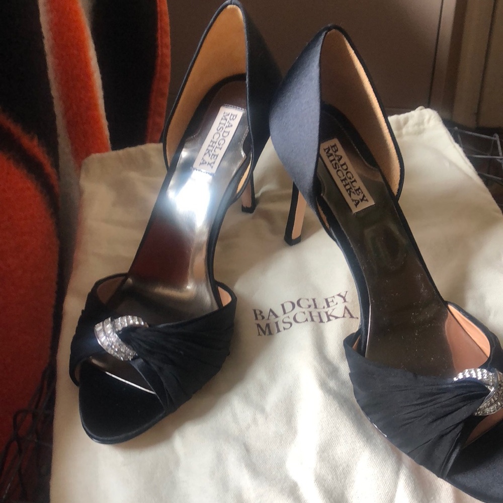 New Badgley Mischka black heels